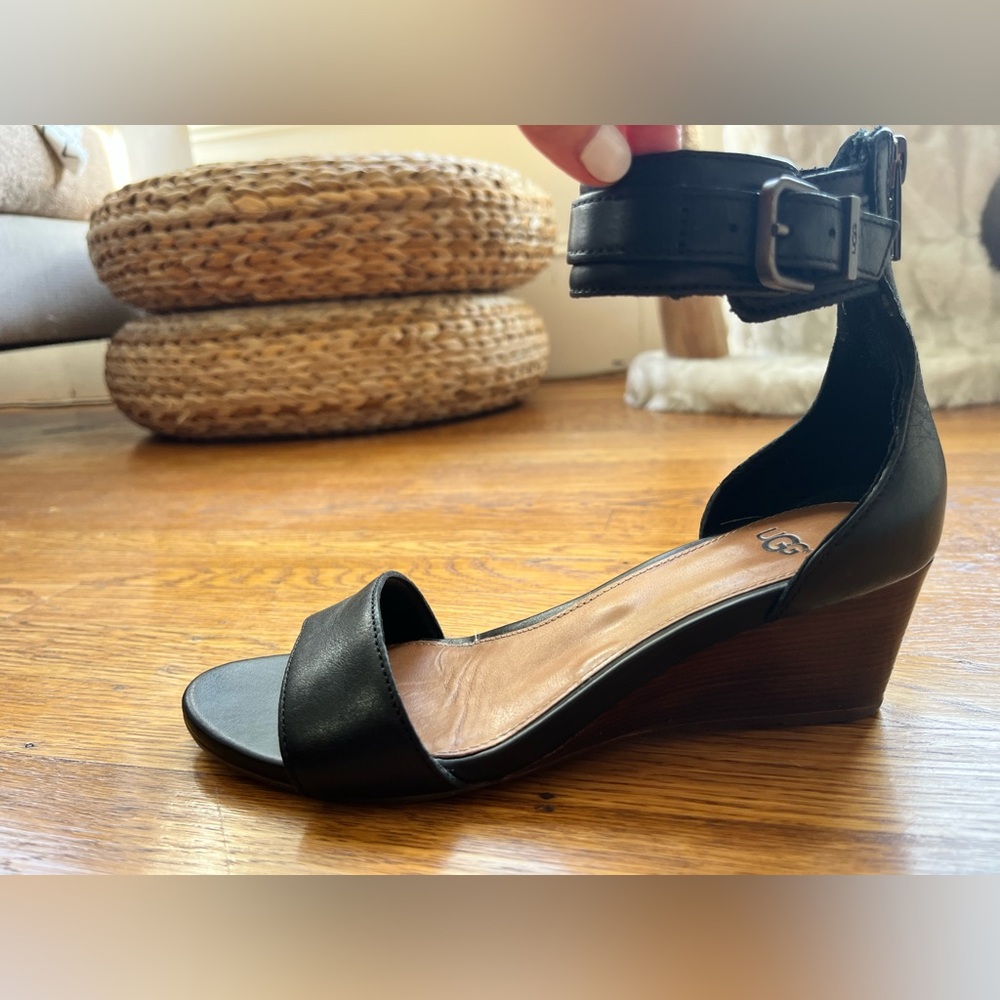 UGG Women's Black Leather Sandals - Picture 9 of 16